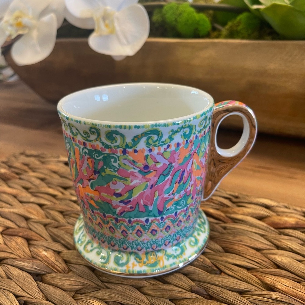 LILLY PULITZER  Ceramic Mug Layer Up Seek and Find Shell Search Border 12 oz